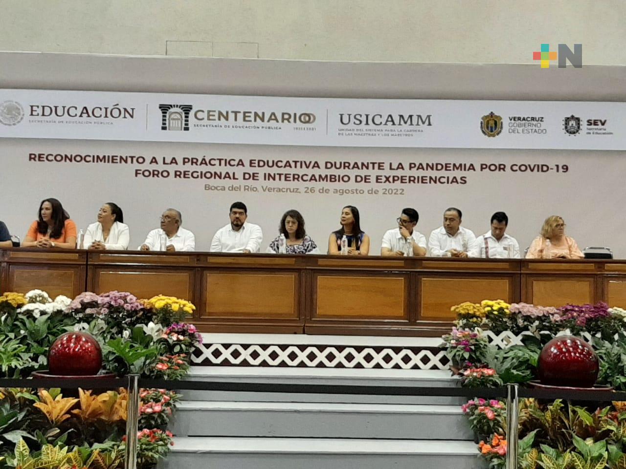 Entregan reconocimientos a la práctica educativa durante la pandemia, en Veracruz