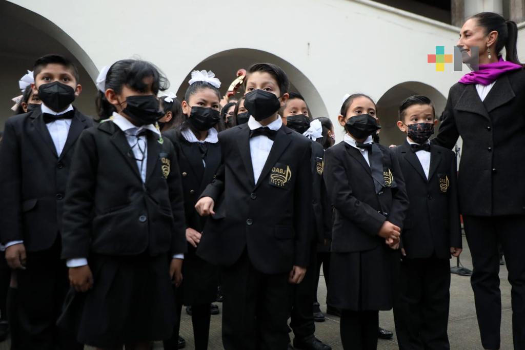 Regresaron a clases 1.2 millones de niños y 300 mil jóvenes en CDMX: Claudia Sheinbaum