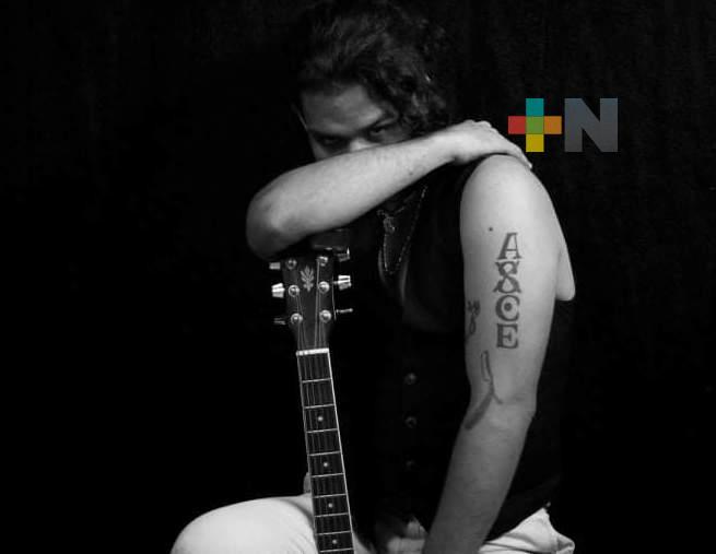 Cantautor veracruzano Moralni lanza su primer sencillo «Veneno en los labios»