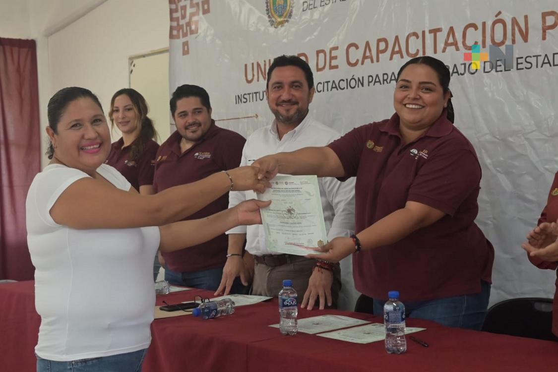 Icatver Pánuco genera autoempleo en mujeres que deciden generar un ingreso