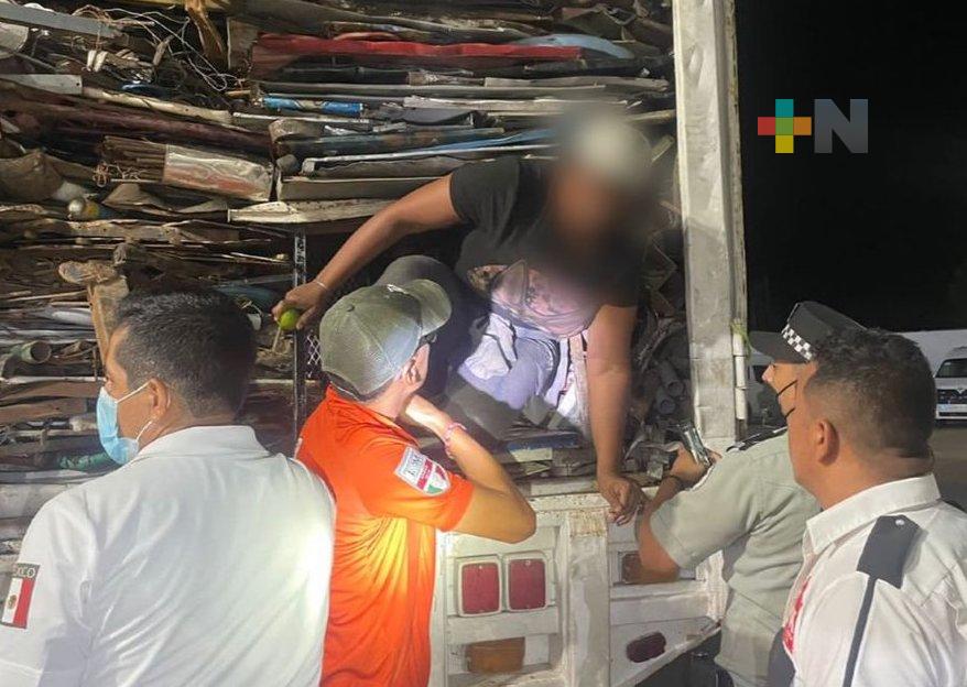 INM asegura a 45 migrantes en carretera Coatzacoalcos-Villahermosa