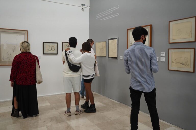 Invita IVEC a comunidades sordas a una visita guiada por la exposición Centenario de Héctor Xavier