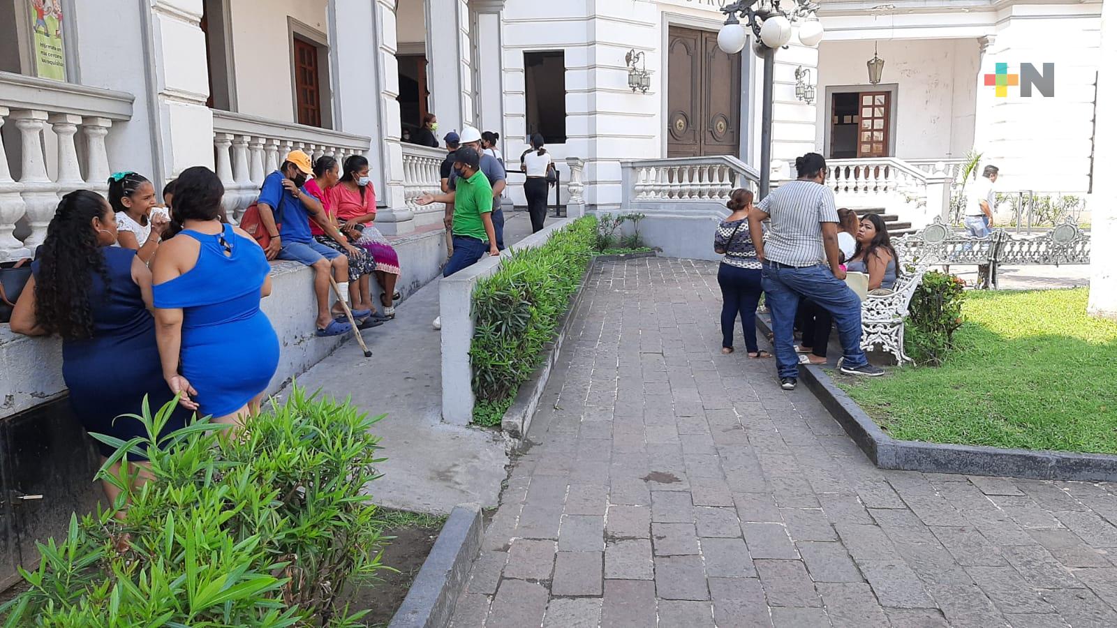 Falla en energía eléctrica afecta a Registro Civil de Veracruz puerto