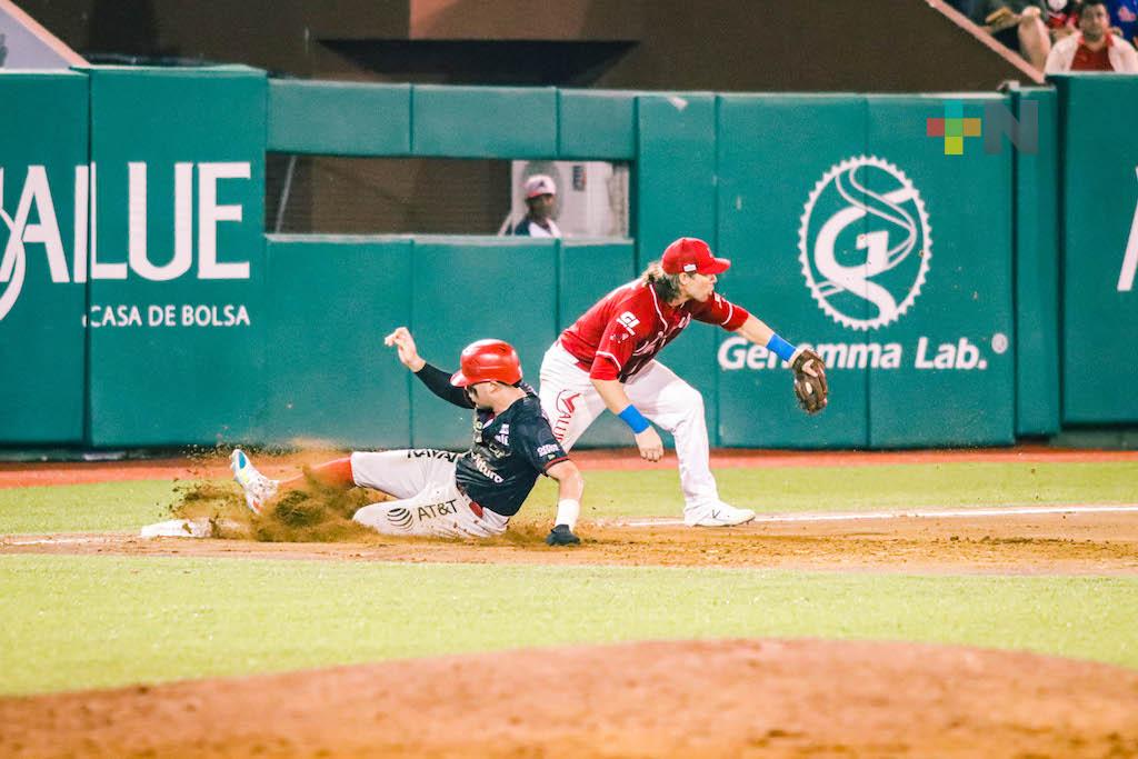 Se le vuelve a aparecer el Diablo al Águila, escarlatas ganan por pizarra de 8-3