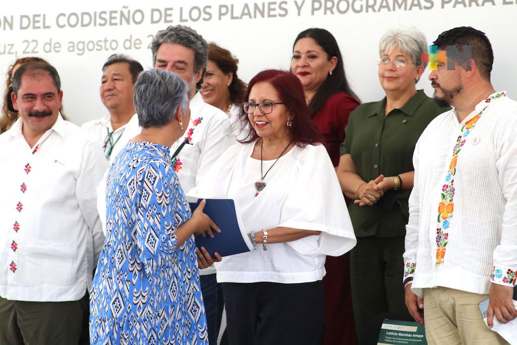Zenyazen Escobar se congratula con visita de nueva titular de la SEP a Veracruz