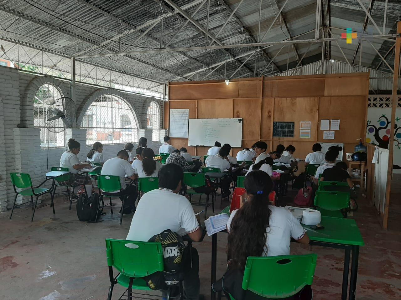 Programa «Maestros al aula» ha devuelto a 150 docentes comisionados a dar clases