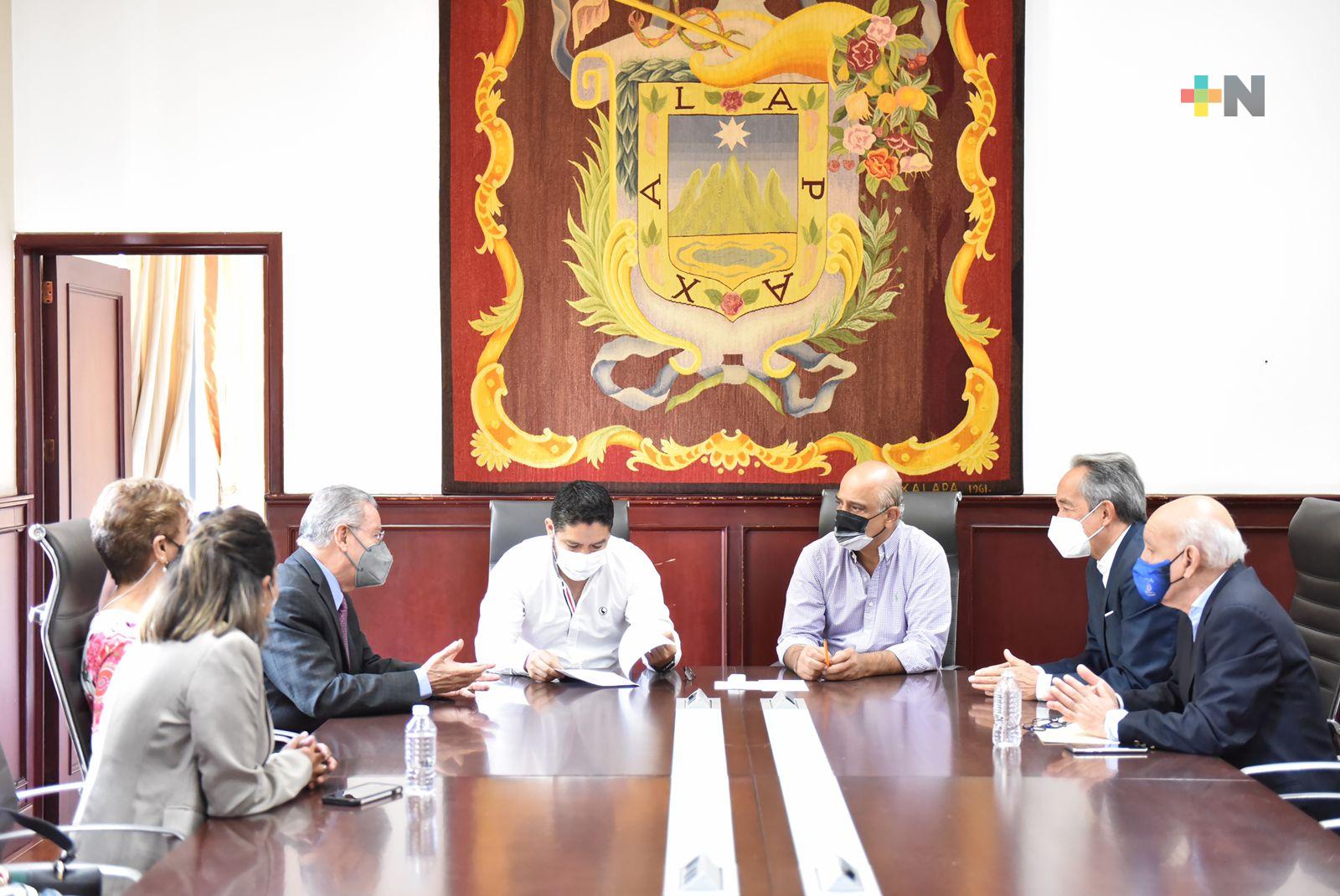 Ciudadanía xalapeña reconoce obra en favor del municipio