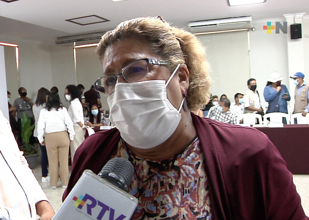 Pipas de Pemex obstaculizan tránsito carretero Coatza-Nanchital