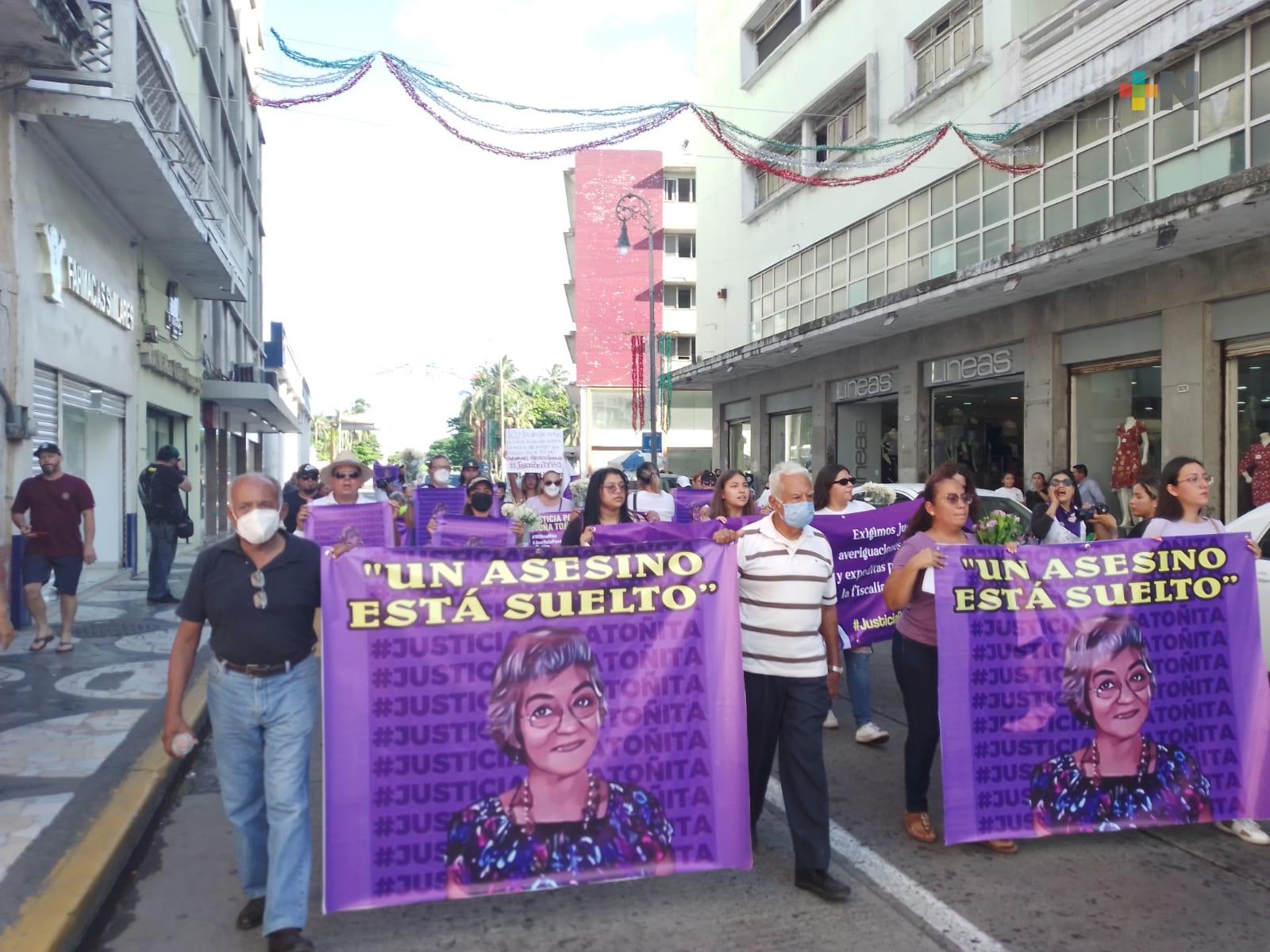 Vecinos de colonia Zaragoza marchan y exigen esclarecer asesinato de Doña Toñita