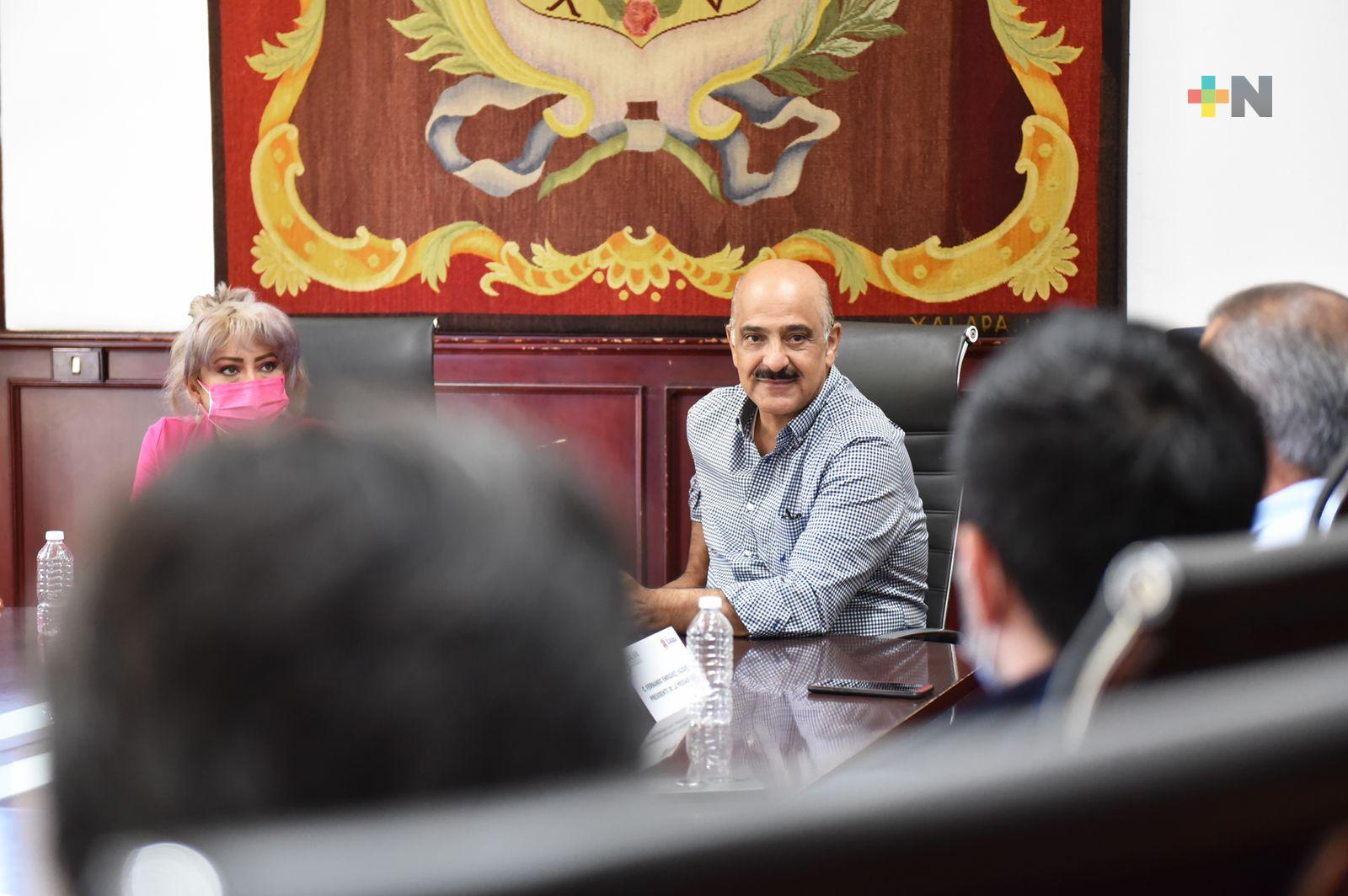 Buscarán Ayuntamiento y ganaderos mejorar el rastro municipal