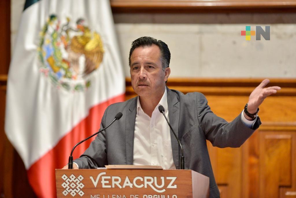 Transparenta Cuitláhuac García sueldo de su gabinete, nadie gana más que él