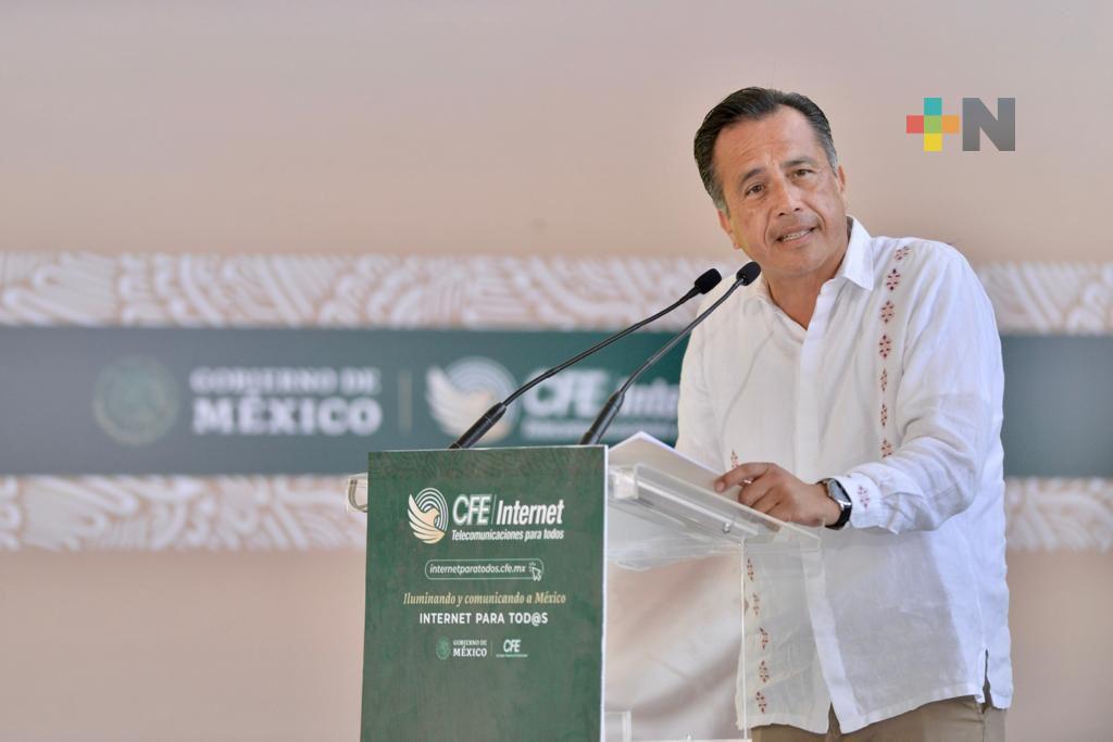 Más de 300 localidades, antes incomunicadas, cuentan con telefonía celular e internet