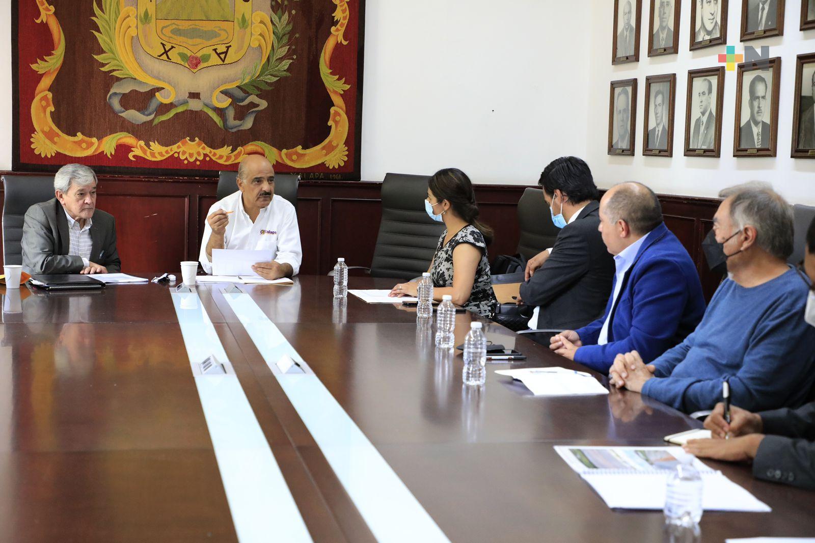 Acuerda Ayuntamiento y empresa, reparar losas en Monte Magno