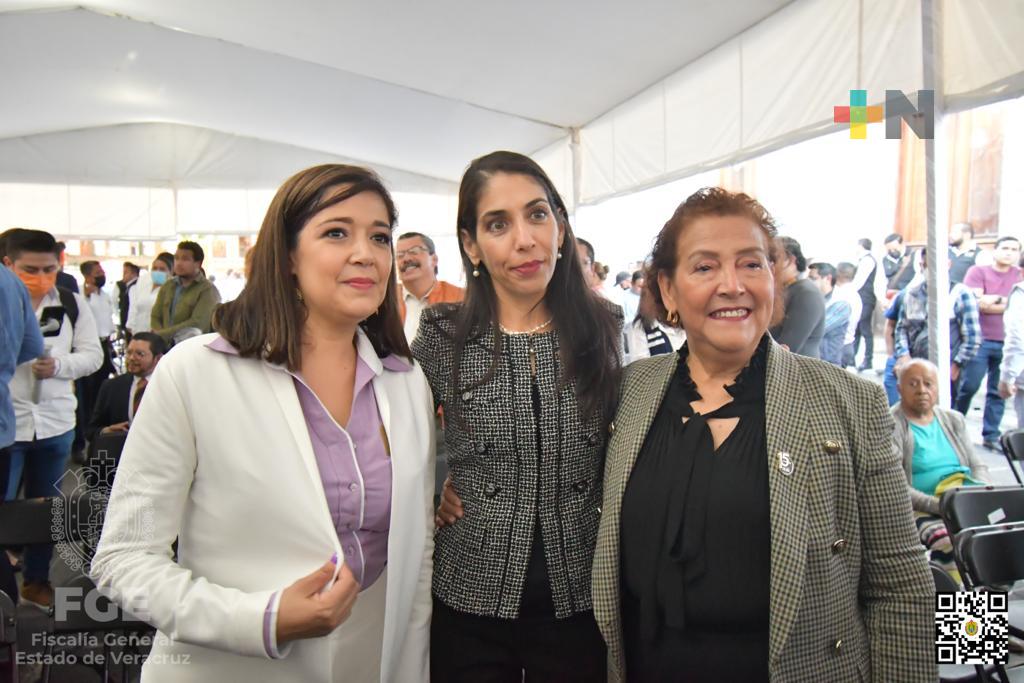 Asiste Fiscal General a sesión solemne por el Aniversario 15 del IVAI, en Coatepec