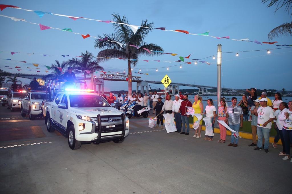 Adquiere ayuntamiento de Alvarado, patrullas para Policía Municipal y PC