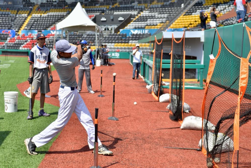Escuela de Béisbol tiene un 70% de avance; podría inaugurarse en enero: Cuitláhuac García
