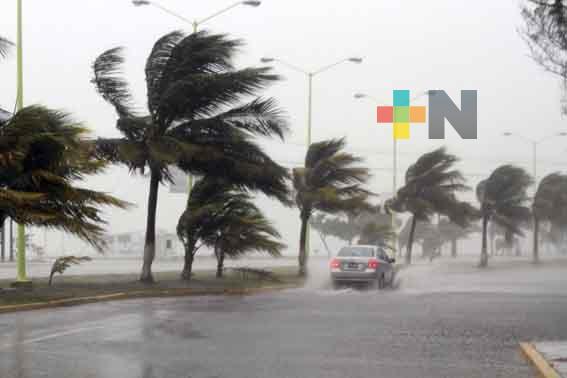 Norte de corta duración, lluvias, descenso de temperatura y surada en la entidad