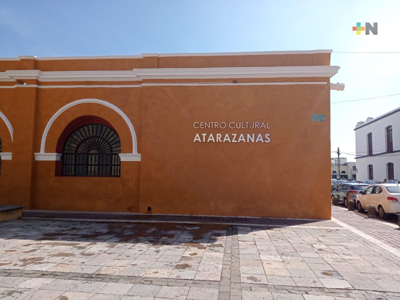 Artesanos reciben taller para uso de redes sociales