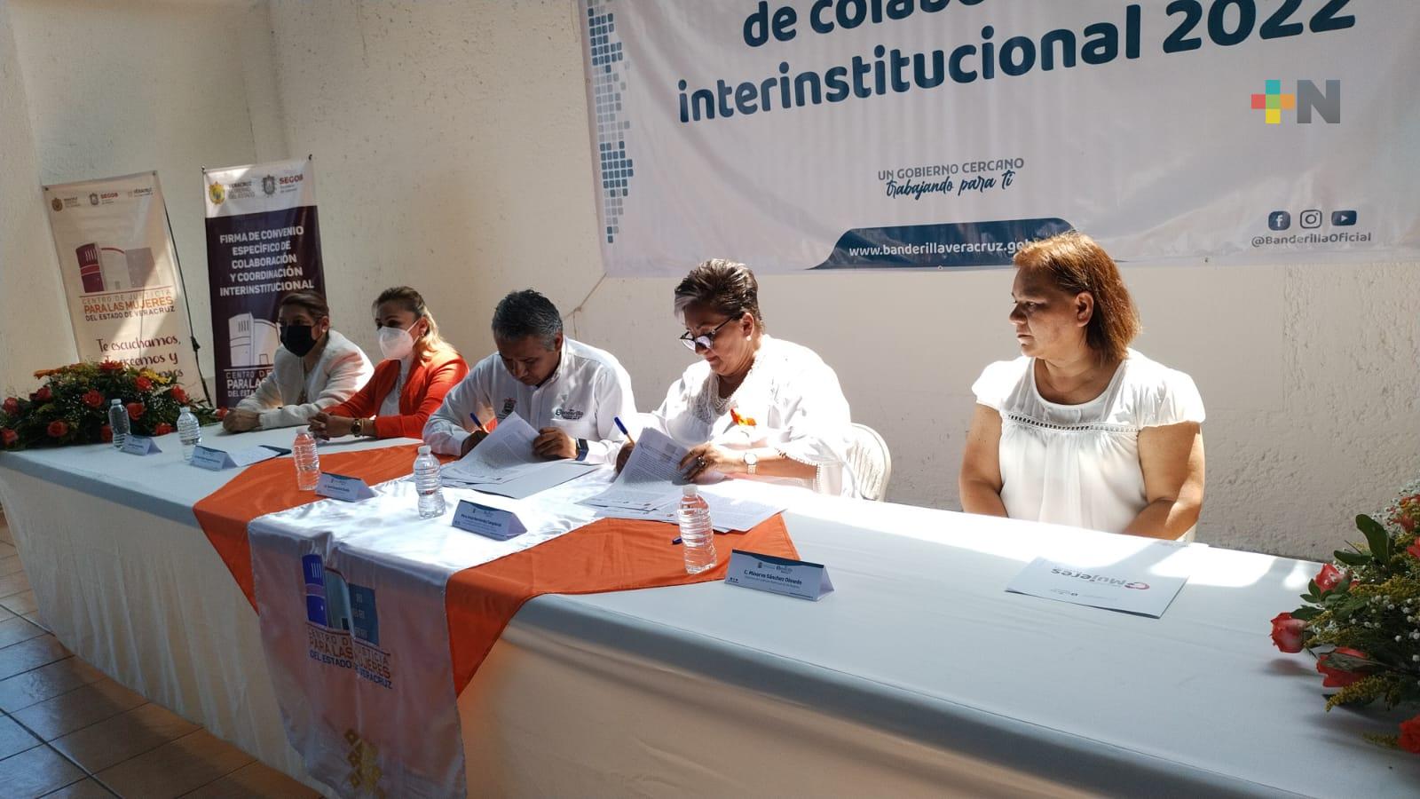 Firman convenio de colaboración ayuntamiento de Banderilla y Centro de Justicia para las Mujeres