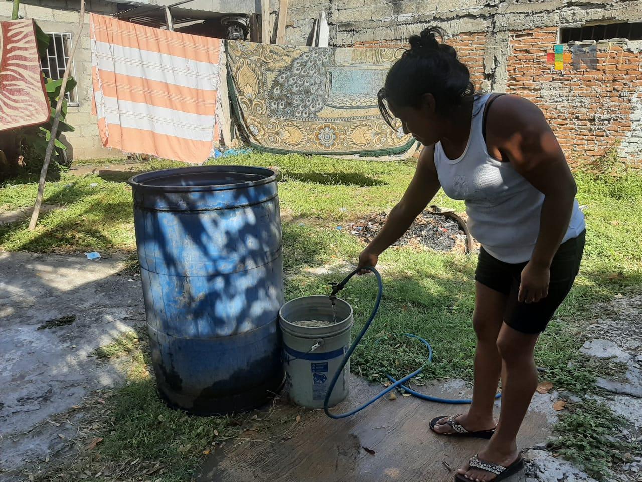 Siguen sin agua en colonia Predio de Río Medio de Veracruz
