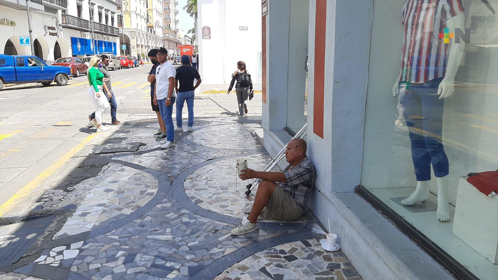 Ayuntamiento de Veracruz retira limosneros de alrededores de Catedral