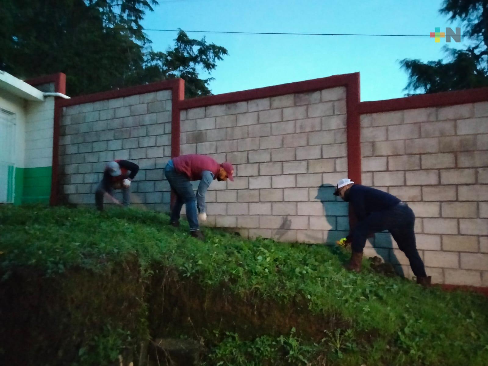 Continúa el mantenimiento de espacios educativos, este domingo llegó a Tlalnelhuayocan