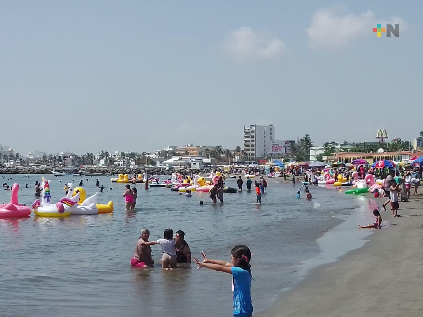 Turistas siguen las medidas sanitarias en puerto de Veracruz