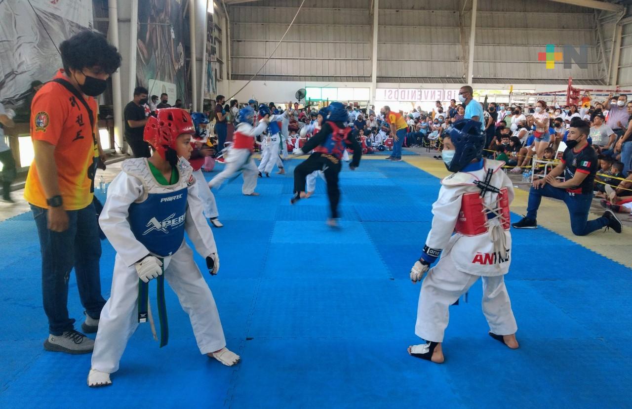 Acuden taekwondoínes a «Fogueo de la Amistad»