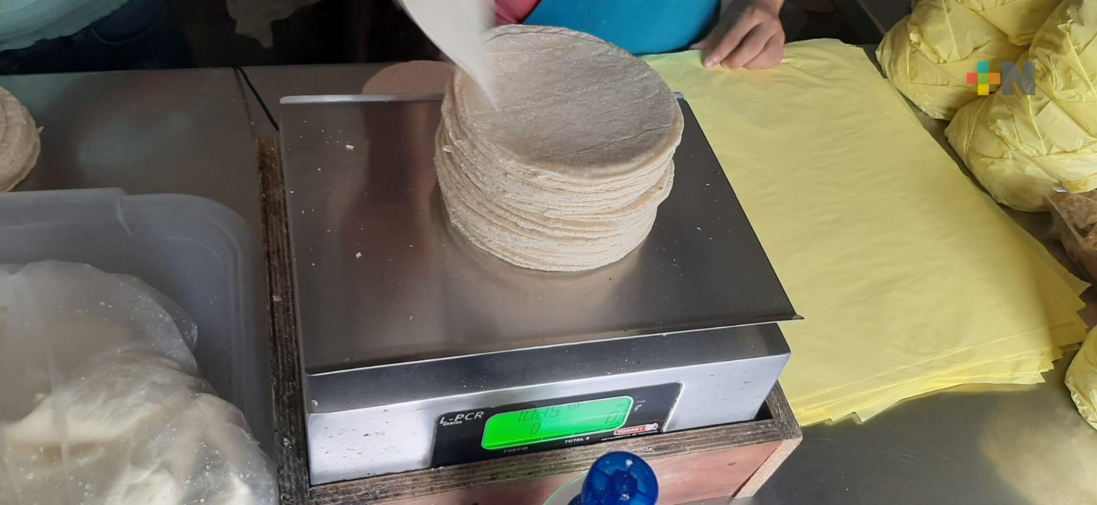 Le suben dos pesos al kilogramo de tortilla