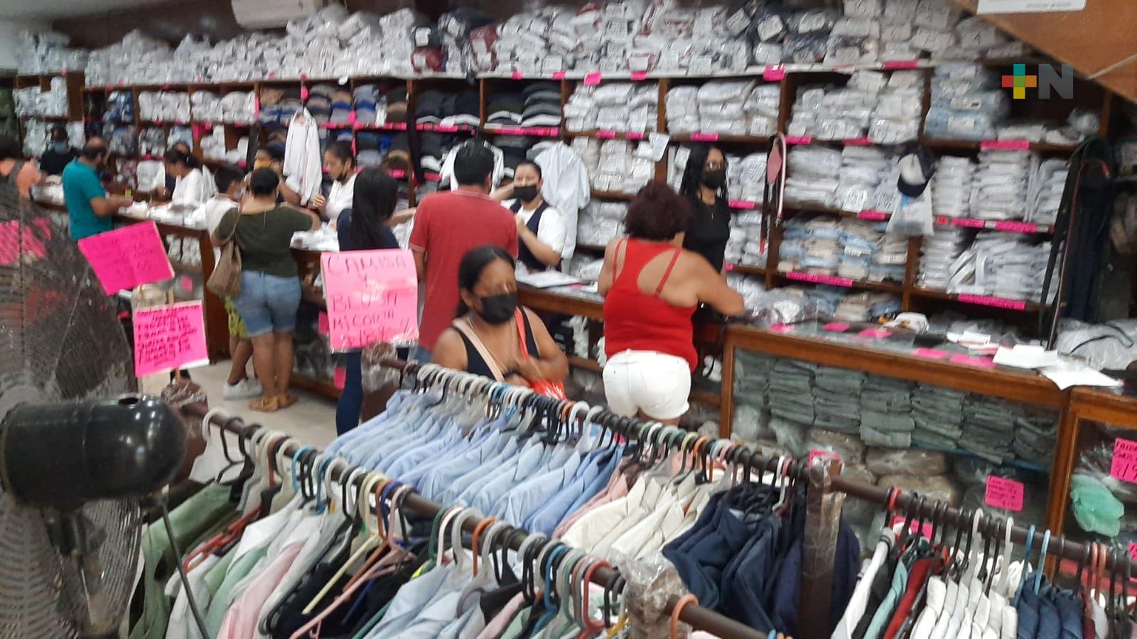 Crece demanda de uniformes escolares en Veracruz puerto