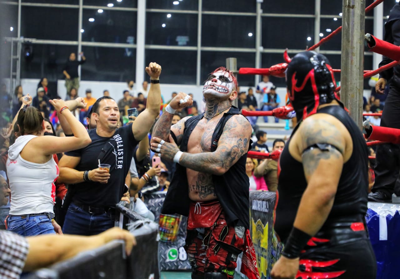 Exitosa noche de lucha a favor del DIF Municipal