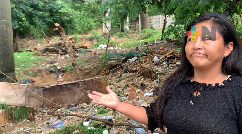 Coatzacoalqueña pide a las autoridades vigilen actividades que realizan migrantes