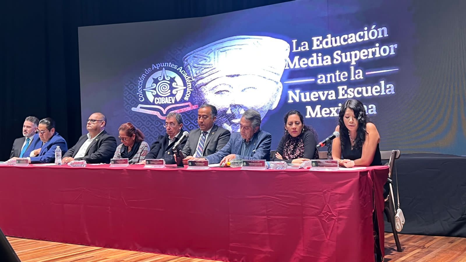 Cobaev presenta libro “La Educación Media Superior ante la Nueva Escuela Mexicana”