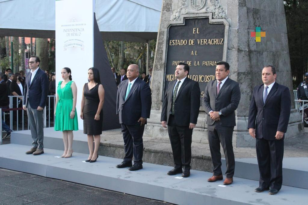 Encabeza secretario de Gobierno, Eric Cisneros, Guardia de Honor en monumento de Miguel Hidalgo y Costilla