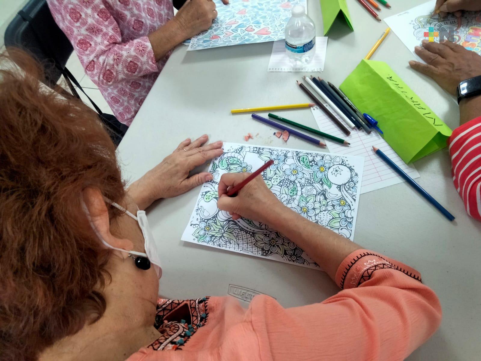 Tanatóloga Charo Cruz realiza taller recreación a través del arte