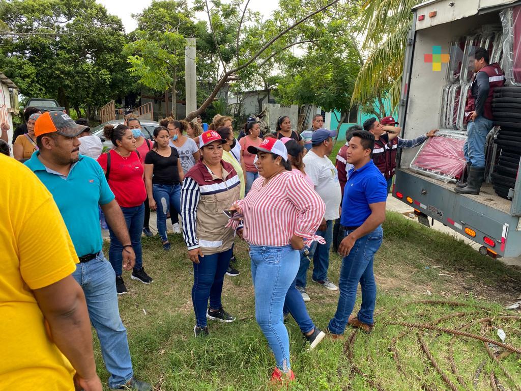 Repartió despensas DIF estatal en Carlos A. Carrillo y Amatitlán