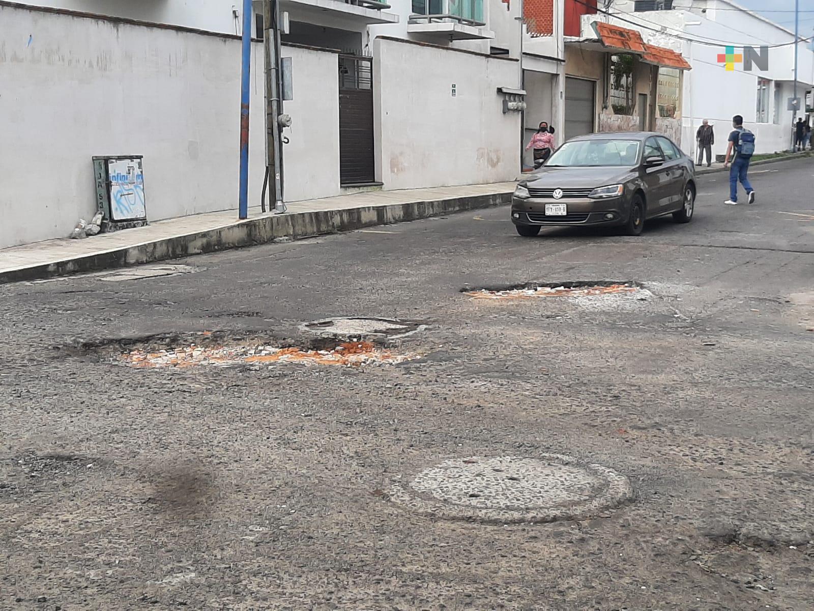 Habitantes exigen reparación de avenida prolongación 20 de Noviembre de Boca del Río
