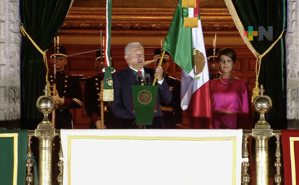 ¡Muera la corrupción, clasismo y racismo! expresa el presidente al conmemorar 212 Aniversario del Grito de Independencia