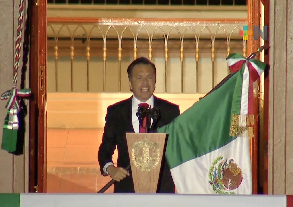 ¡Viva México! Cuitláhuac García encabeza conmemoración del Grito de Independencia en Veracruz