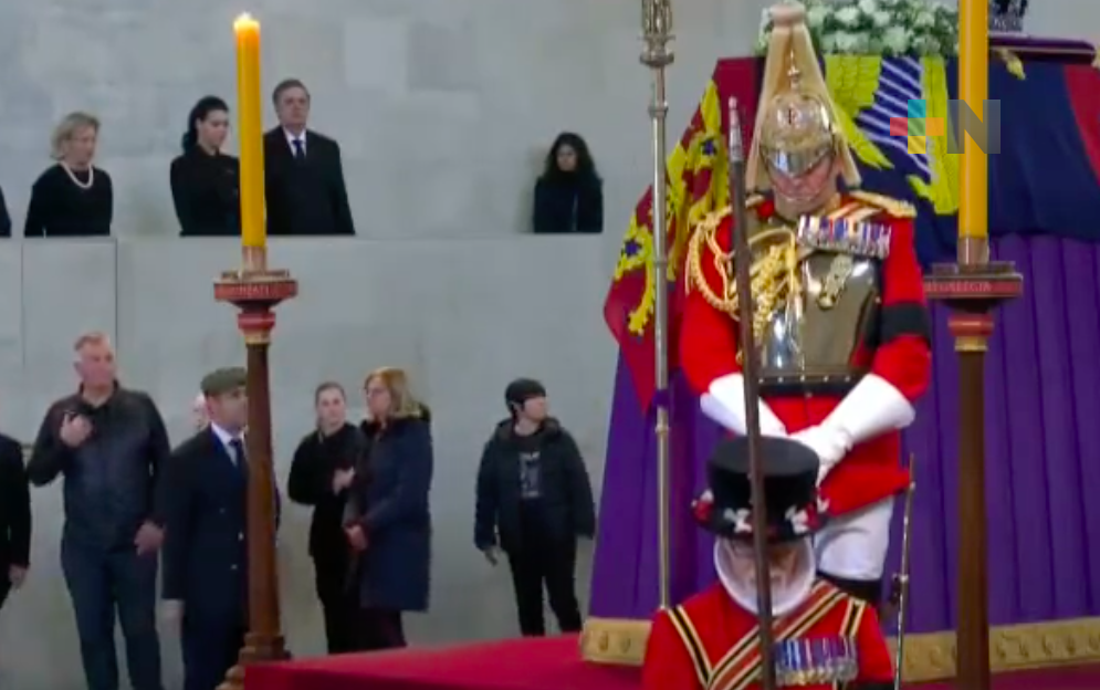 Marcelo Ebrard presentó los respetos de México a la Reina Isabel II