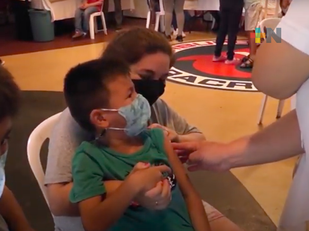 IMSS exhorta a población completar esquema básico de vacunación