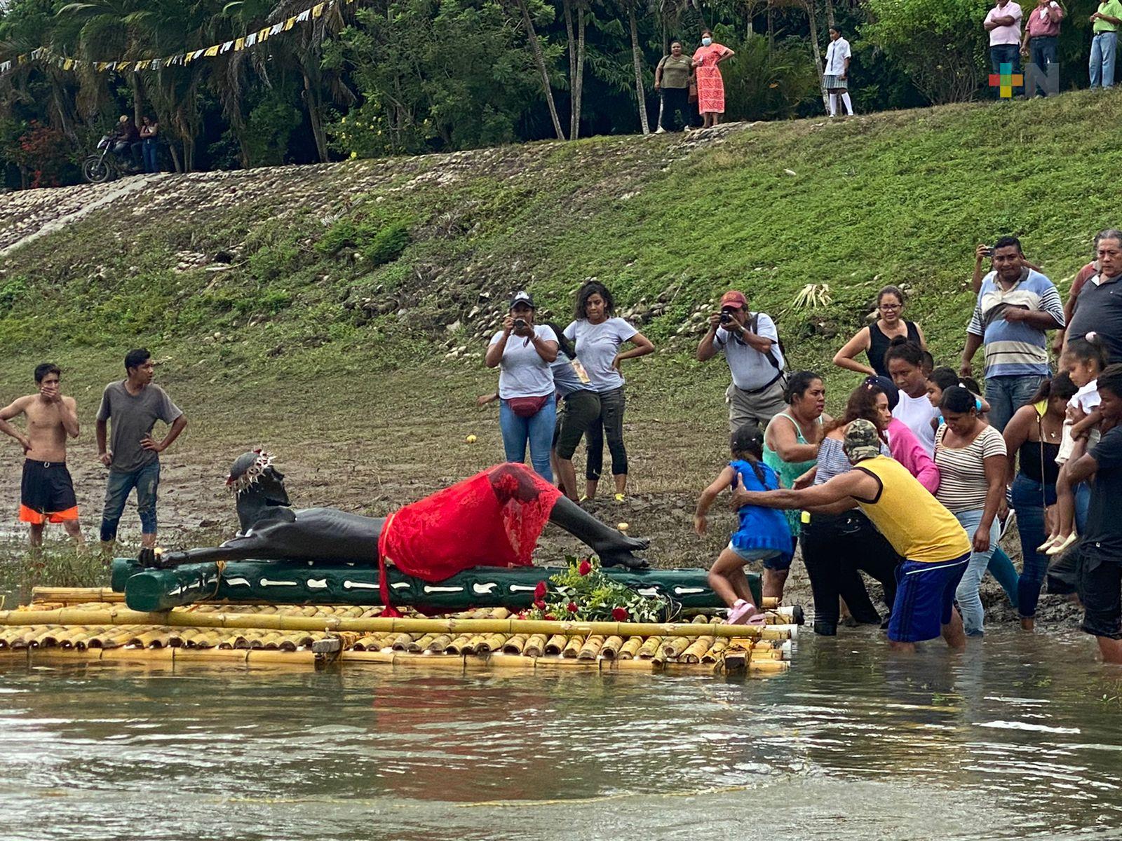 Se realiza la tradicional procesión del Cristo Negro de Otatitlán