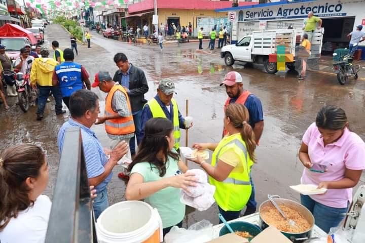 Se brinda apoyo a las cerca de 500 familias afectadas por desbordamiento del río Cotaxtla