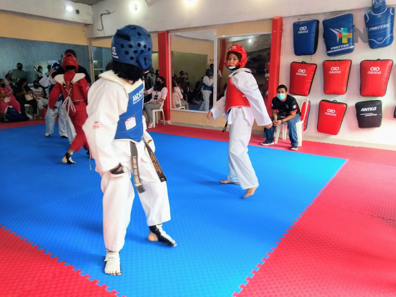Dualmeet Olmeca reunió a taekwondoínes del sur de Veracruz