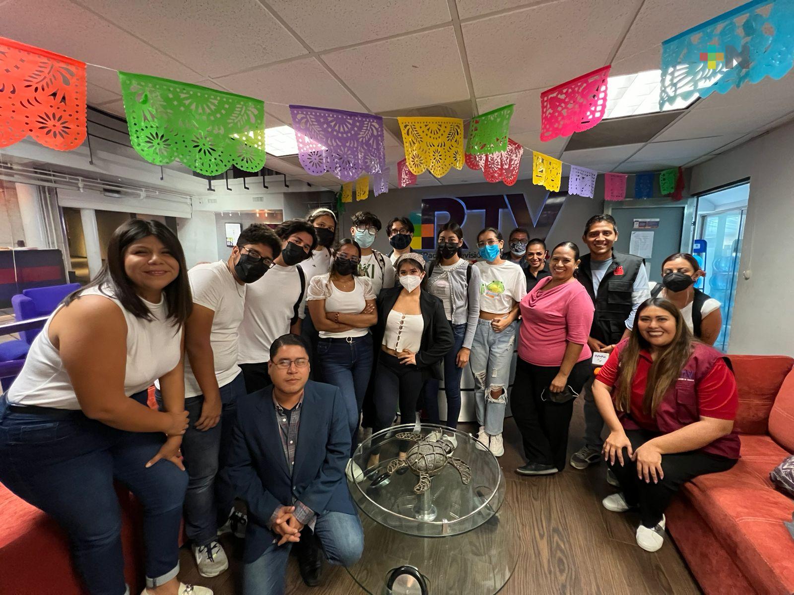 Estudiantes de Universidad de las Américas visitan instalaciones de Radiotelevisión de Veracruz