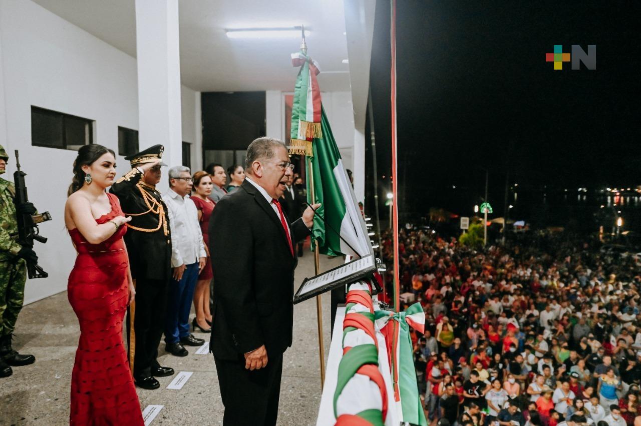 En Tuxpan conmemoran el 212 Aniversario del Grito de Independencia