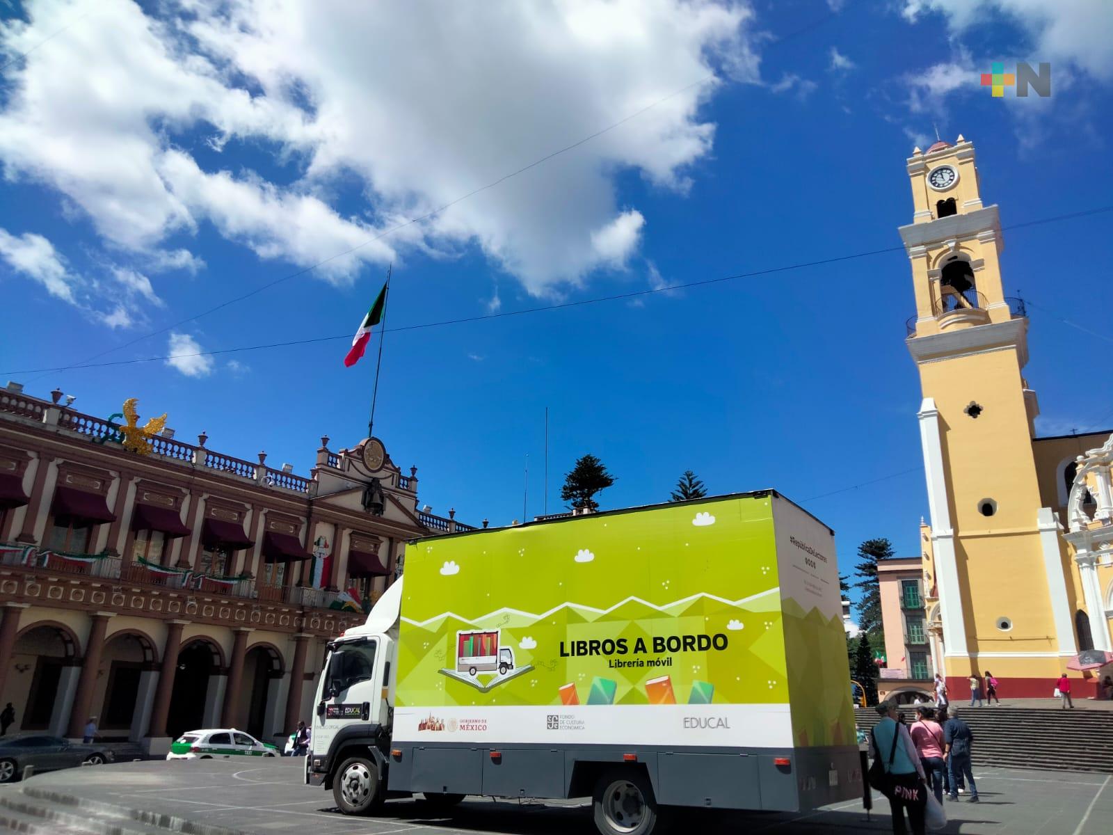 Llegó el Librobús a Xalapa