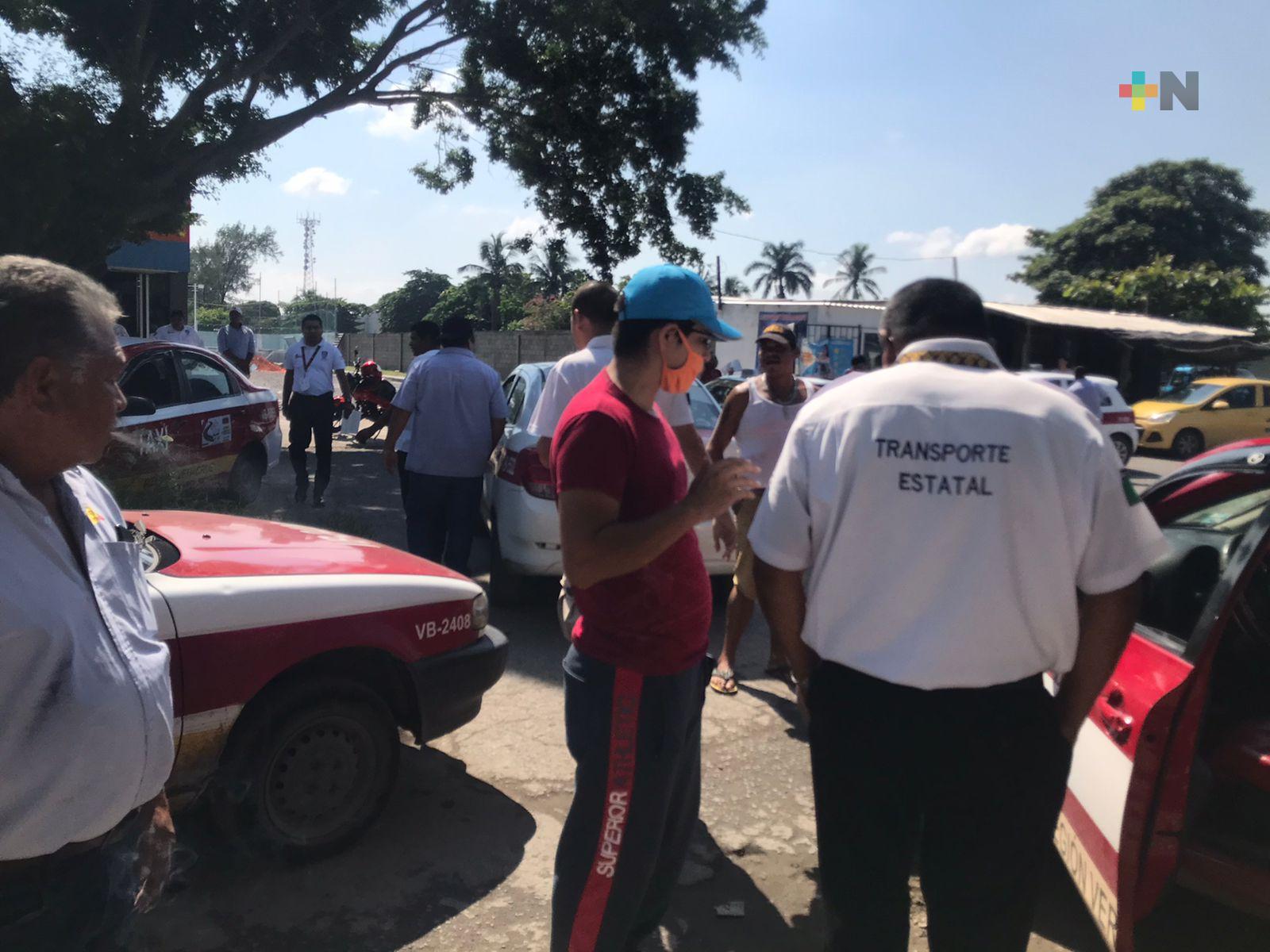 Exigen taxistas reparación de calles del fraccionamiento Palma Real de Veracruz
