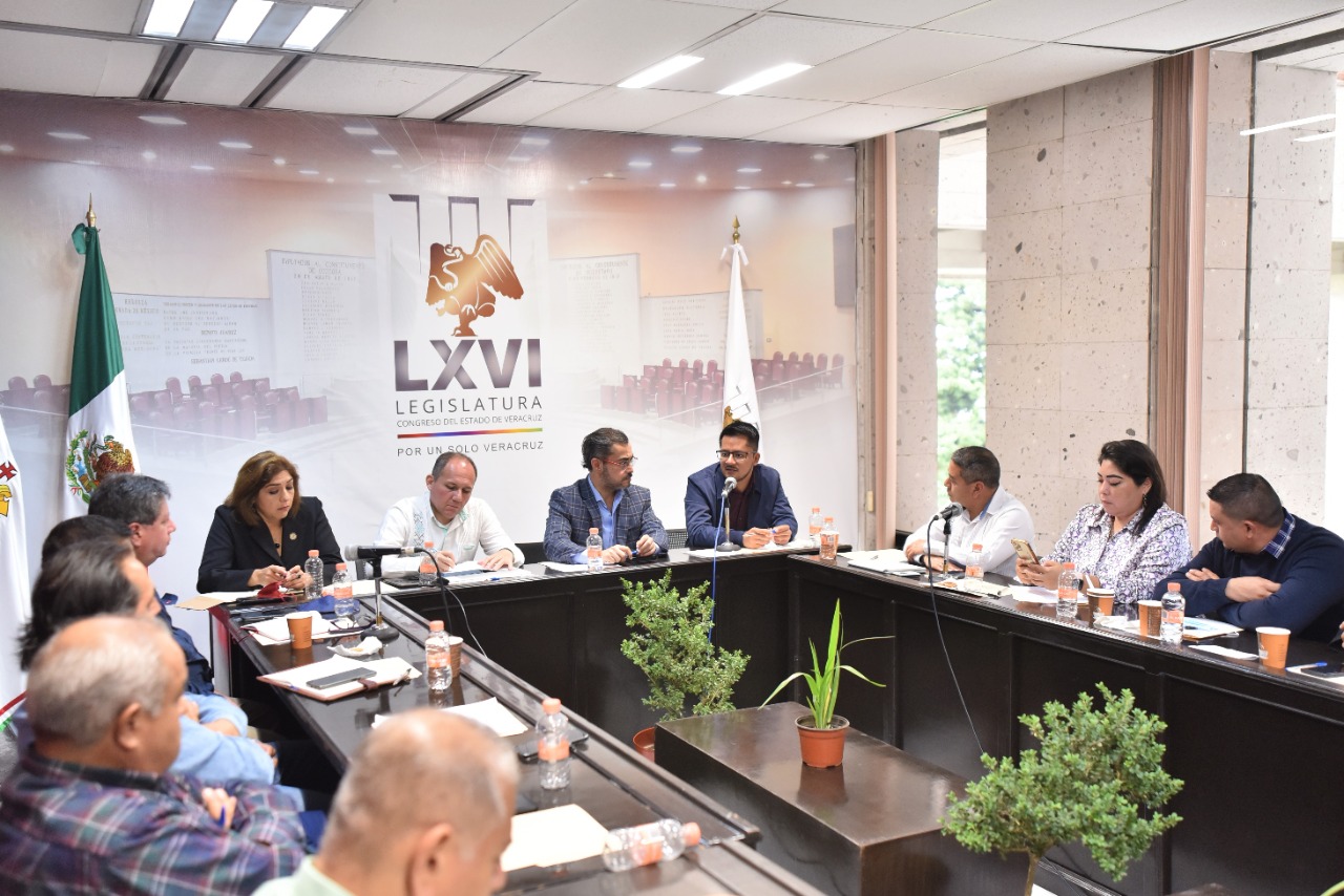 Impulsa diputado proyectos de generación de energía limpia para municipios