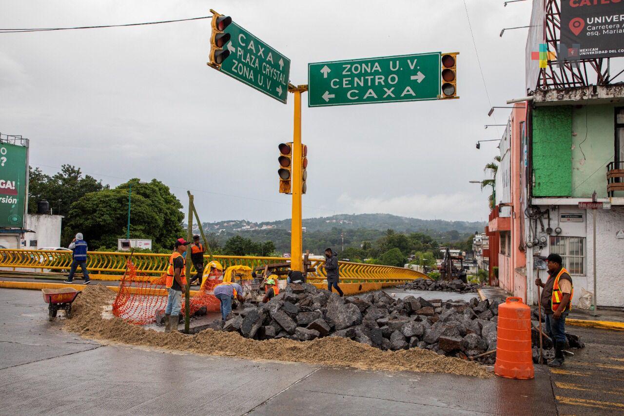 Por reparación de losas, cierran laterales de Maestros Veracruzanos hacia Murillo Vidal